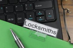 tips to avoid locksmith scams 
